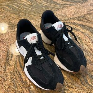 New Balance 327 Size 9
